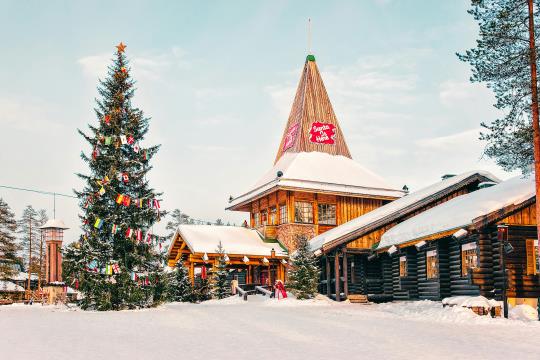 Papá Noel y Aurora Boreal
